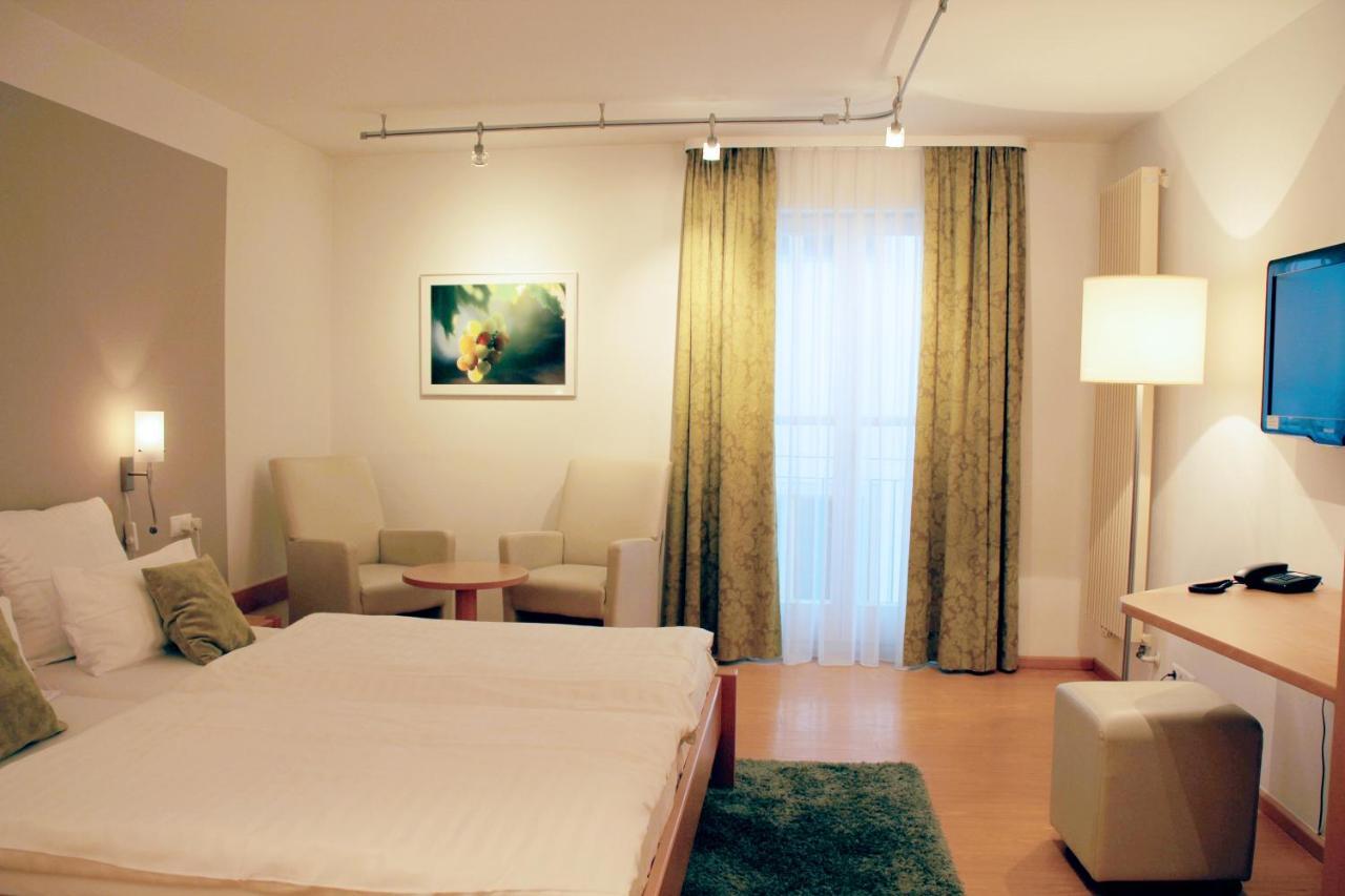 Hotel Tuchhaus フォルカッハ エクステリア 写真